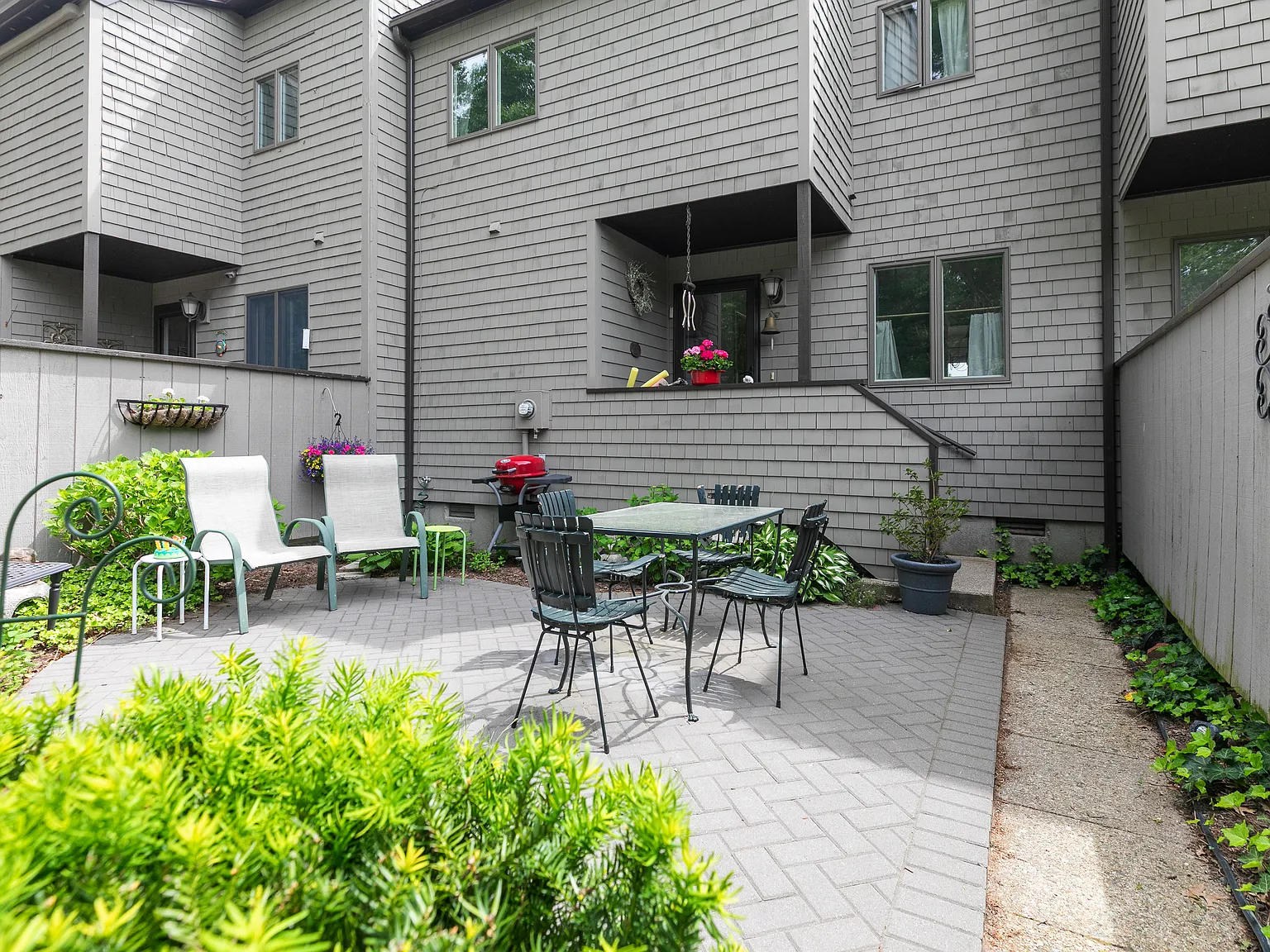 2 bed, 1255 sqft, $2,850 — Photo 2