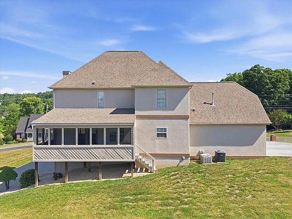 5th image of 1035 E Brentwood Dr