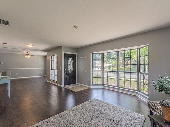 5th image of 515 E Anglewood Dr