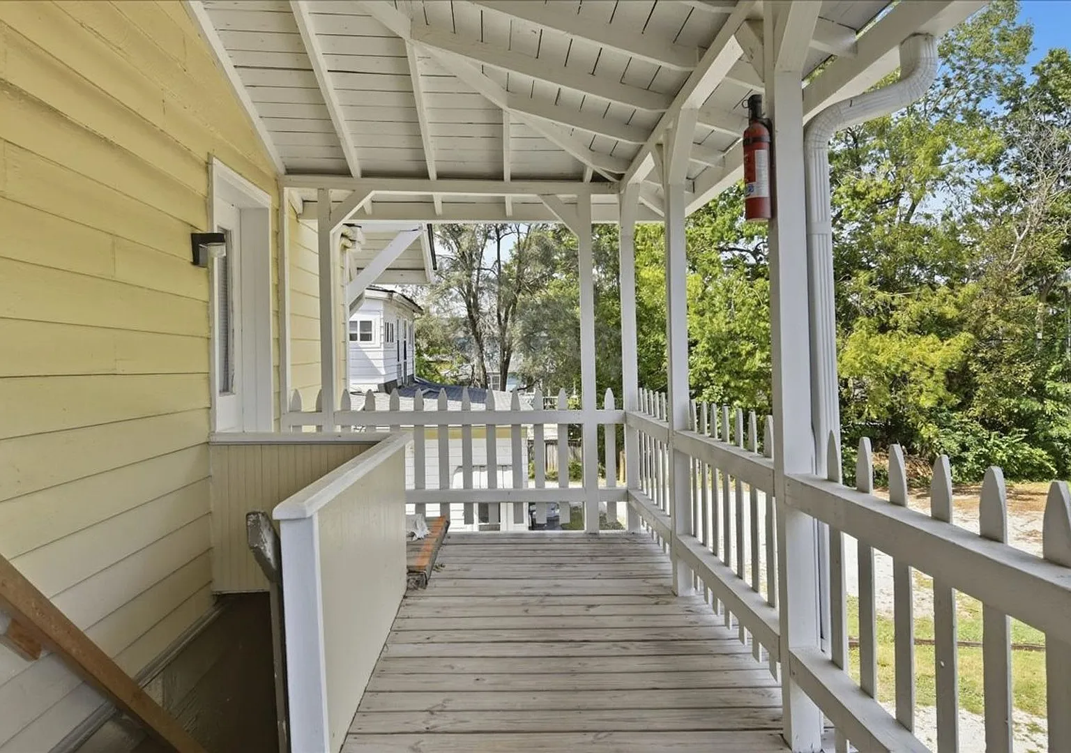 5334 E Washington St - Unit 4 - $925.00/mo. — Photo 3