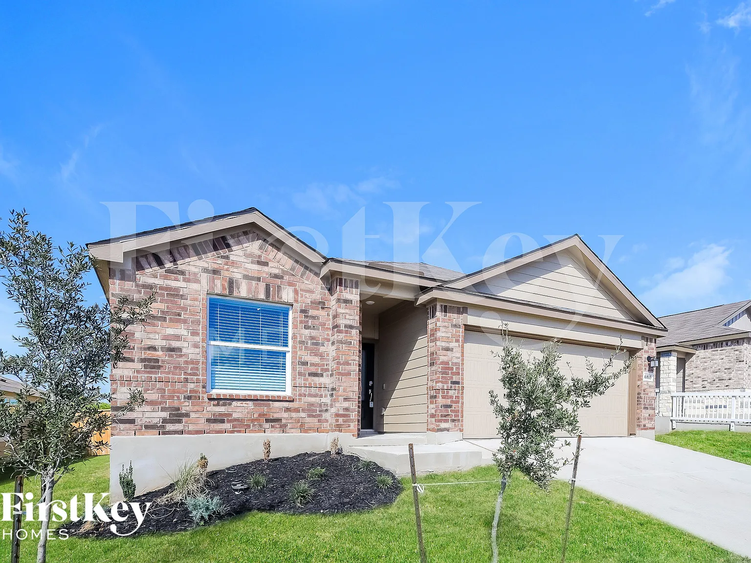 3 bed, 2.0 bath, 1910 sqft, $1,965 — Photo 3