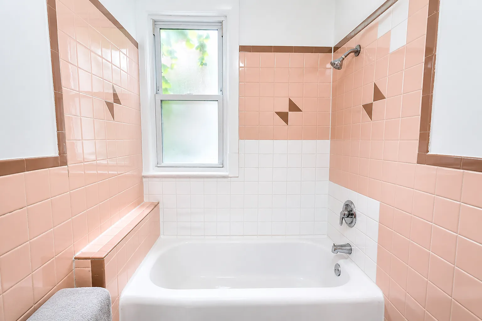 2 bed, $1,900 — Photo 4