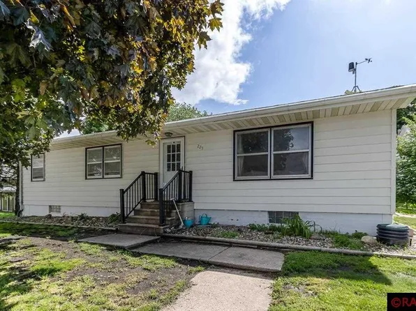 225 Cedar St, Nicollet, MN 56074