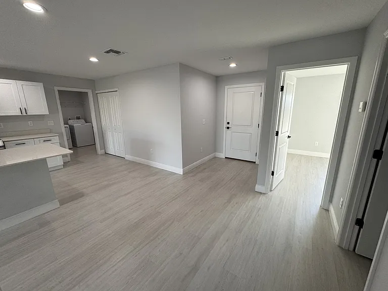 4100 Mendoza Ave — Photo 5