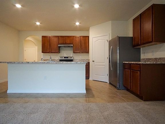 4th image of 276 Sofia Ln