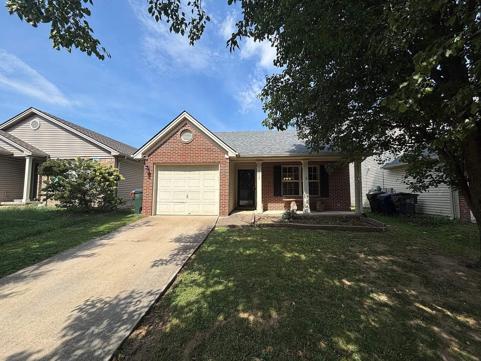 3 bed, 1260 sqft, $1,955 — Photo 1