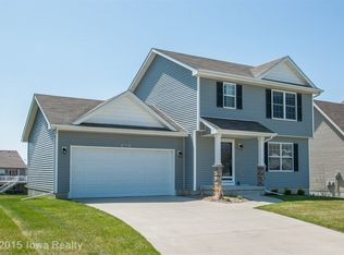 8318 Dakota Dr, West Des Moines, IA 50266