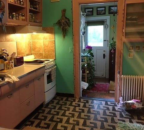 2nd image of 415 N Division St #1