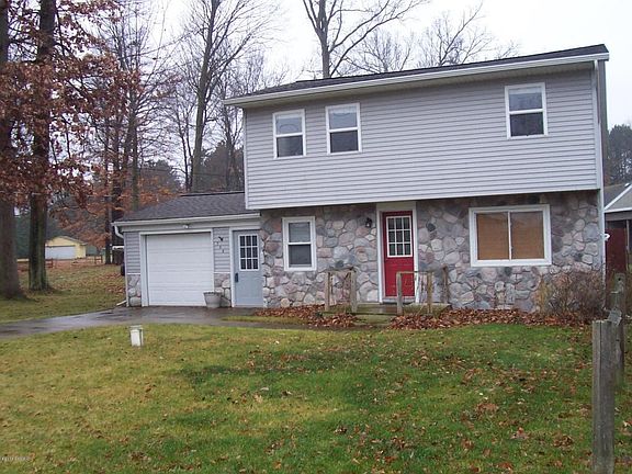 2nd image of 700 Clifford Lake Dr