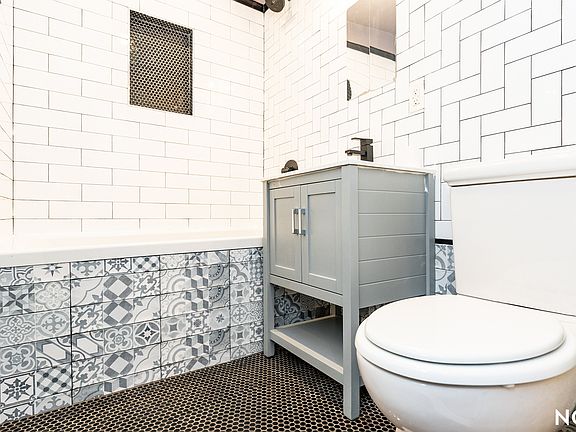 5th image of 137 21st St #1D
