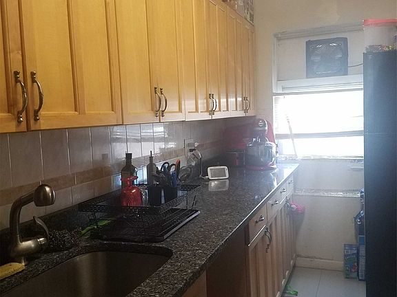 3rd image of 2555 97th St
