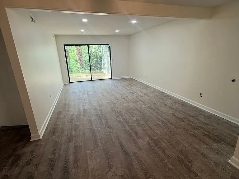 1512B Benjamin Pkwy — Photo 7