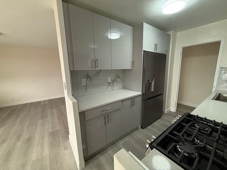 14430 Roosevelt Ave #601 — Photo 15