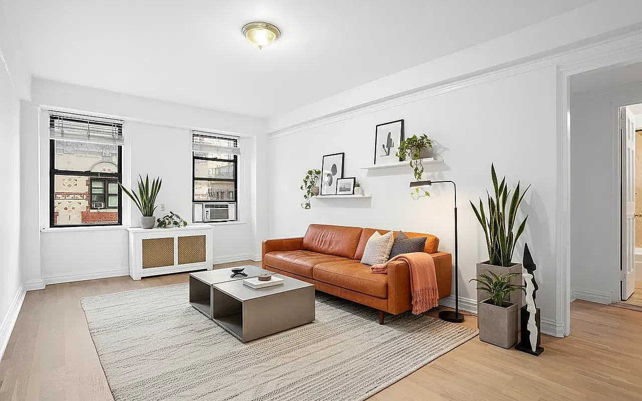 142 East 49th Street — Photo 1