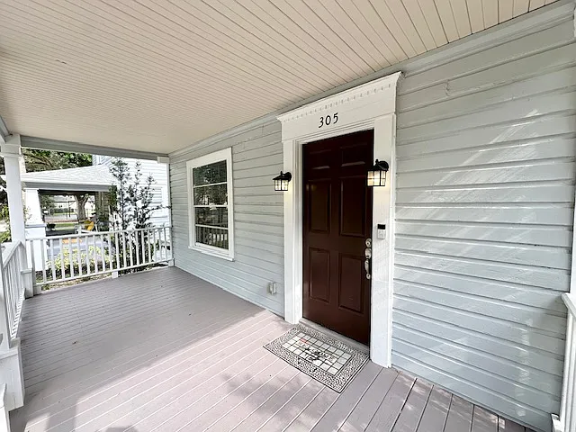 305 W 9th St — Photo 7