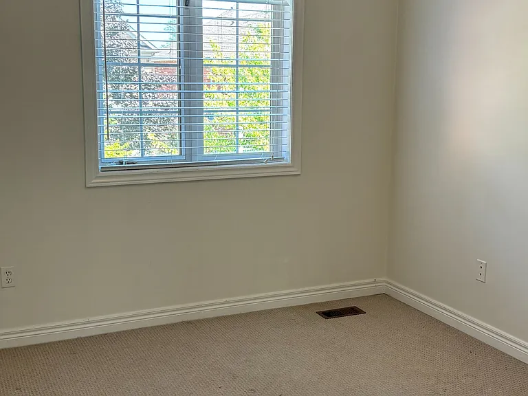 31 Robertson Rd — Photo 14