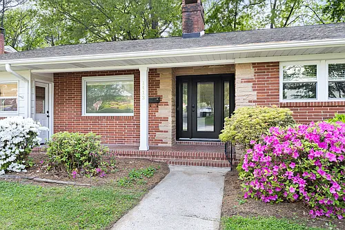 1413 Arbor St Photo 1
