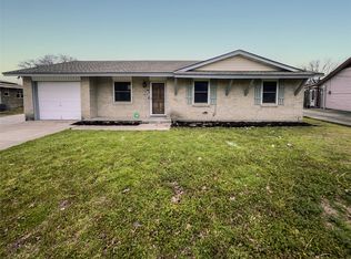 801 Twilight Dr, Cedar Hill, TX 75104