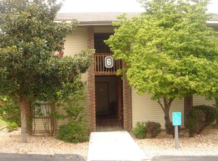 243 Clubhouse Dr APT 10, Branson, MO 65616