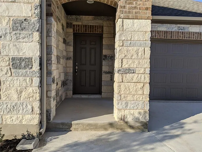 1413 Itzel Bnd — Photo 5