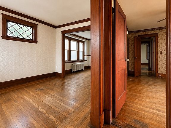 5th image of 5 Taunton Ave