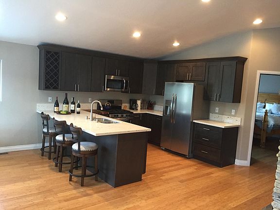 3rd image of 40645 Village Dr #3
