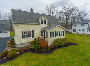 6453 Ontario Center Rd, Ontario, NY 14519