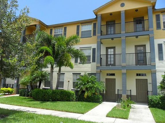 2nd image of 2426 SE Santos Dr