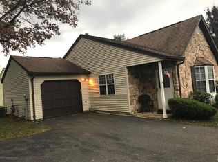 31 Ivy Ridge Close, Freehold, NJ 07728