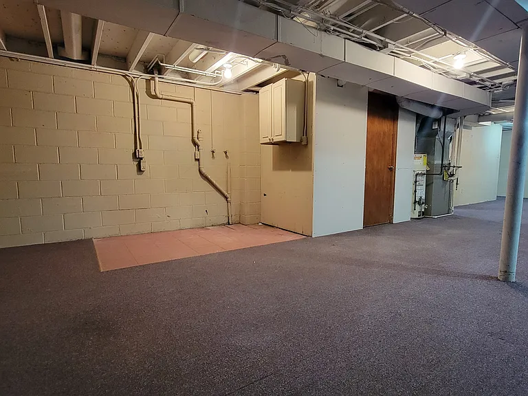 2348 E Walnut St — Photo 22