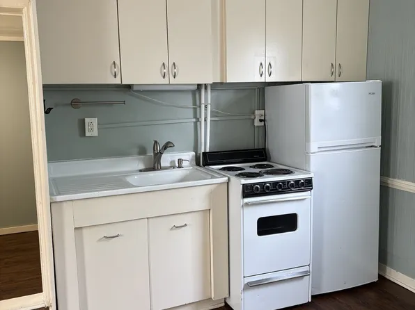 5937 Holmes St APT 4, Kansas City, MO 64110