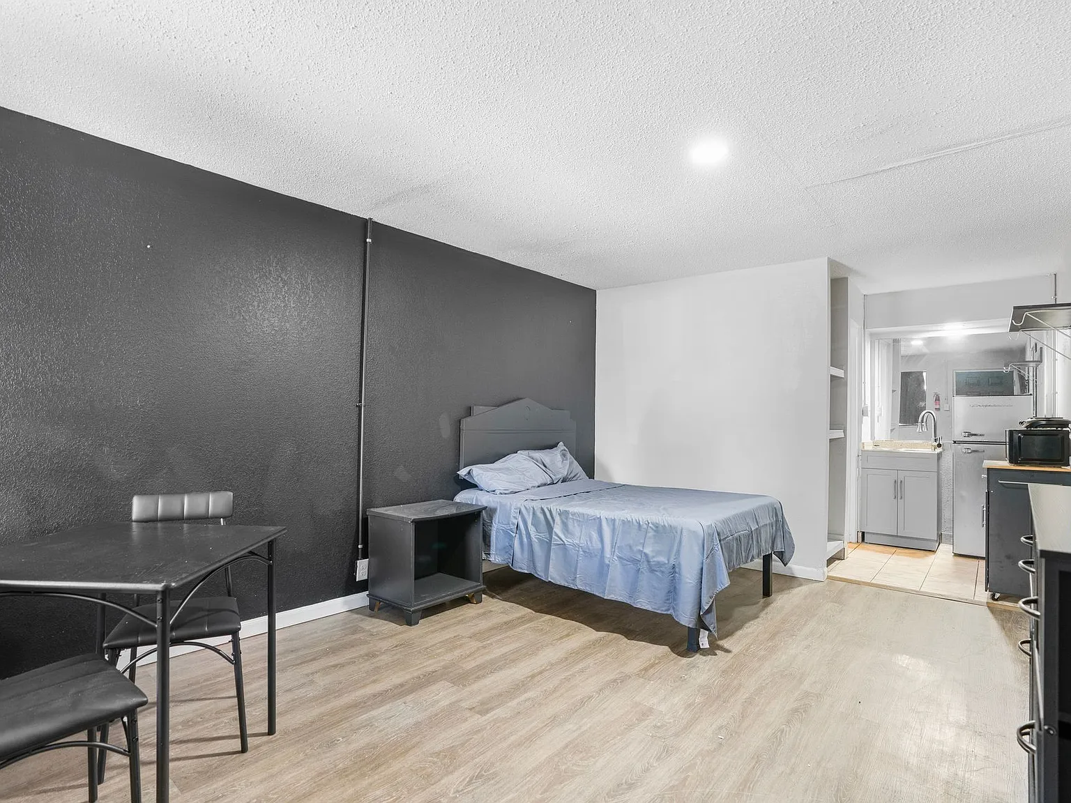 Providence Place Furnished Studio Apartments — Photo 3
