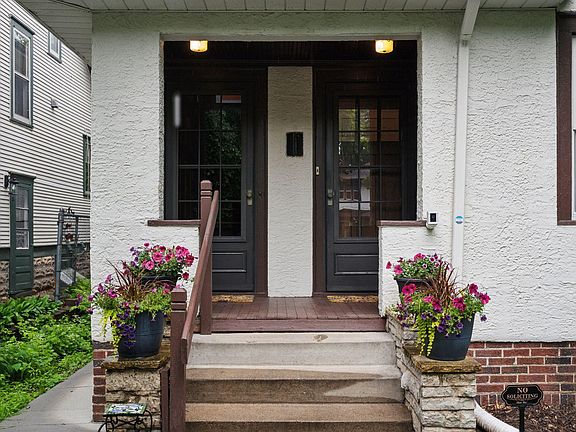 2nd image of 1455 Ashland Ave