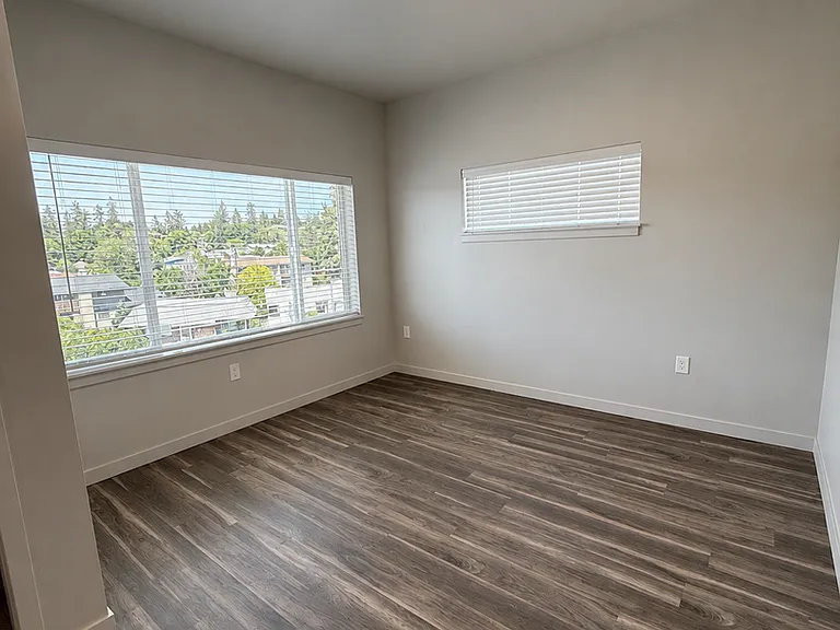 2303 W Northwest Blvd — Photo 7