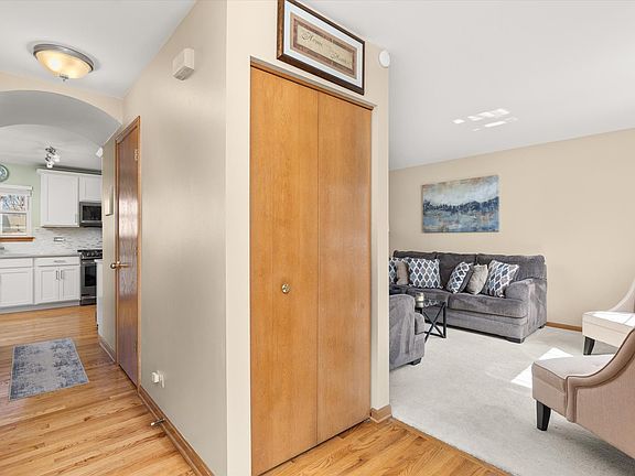 3rd image of 2120 Sanborn Cir