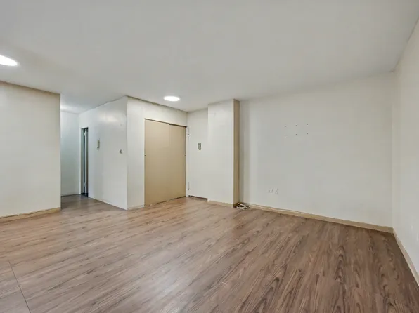 190 Cozine Avenue image 7 of 26