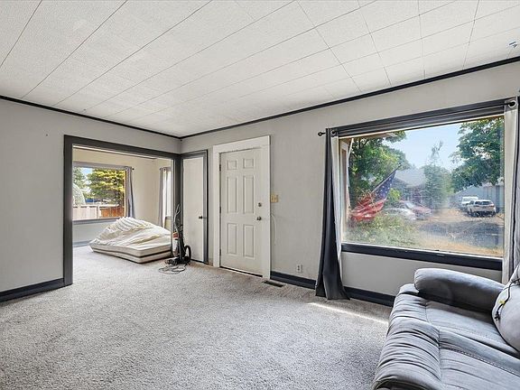 5th image of 5011 N Cedar St