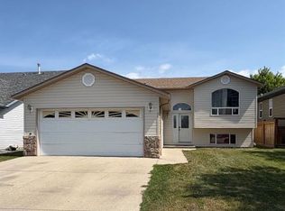 66 SW Upland Rd W, Brooks, AB T1R 1G7