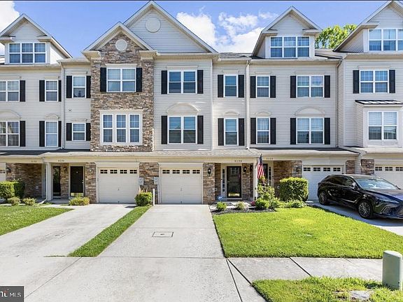2nd image of 9160 Marlove Oaks Ln