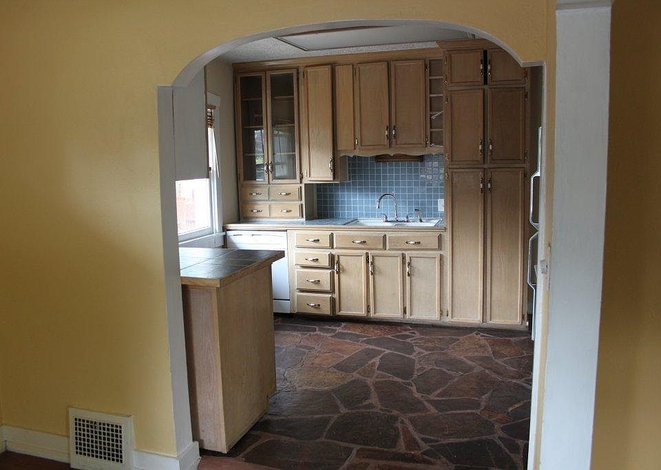 1st image of 619 E Kensington Ave #A