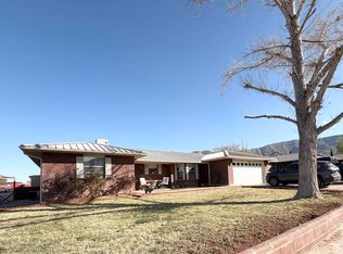 3203 Thunder Rd, Alamogordo, NM 88310
