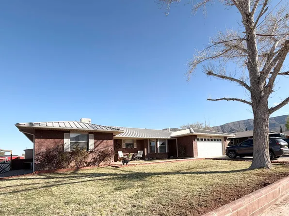 3203 Thunder Rd, Alamogordo, NM 88310