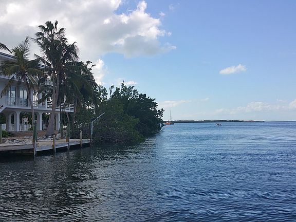 2nd image of 437 S Coconut Palm Blvd
