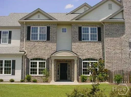 1002 Woodside Xing