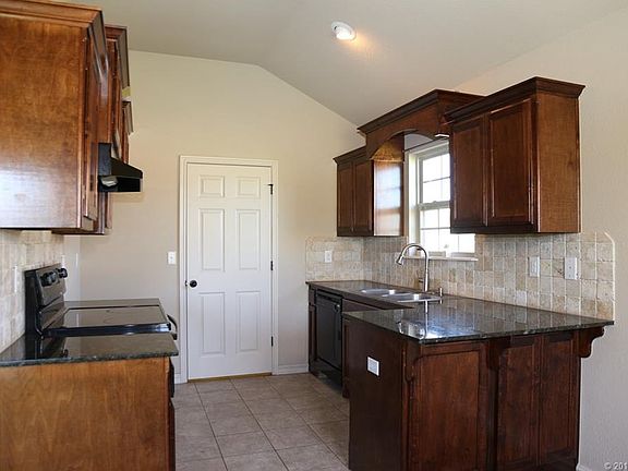 5th image of 301 Taos Dr