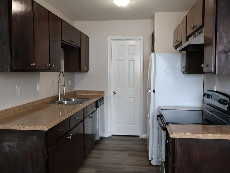 7110 Glen Ter #1 — Photo 5