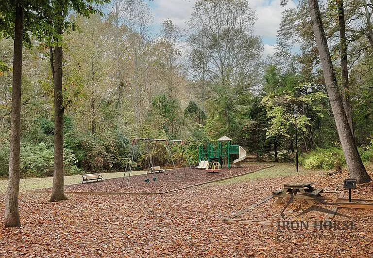 285 Finch Way — Photo 29