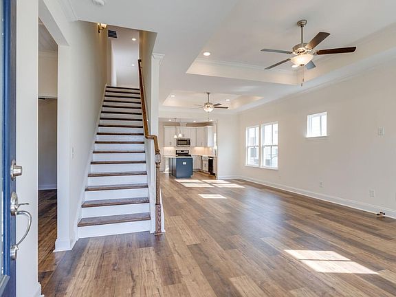 5th image of 731 Goswell Dr