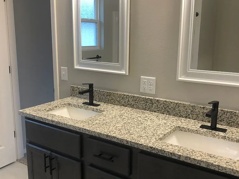 1421 Drayton Ct — Photo 10