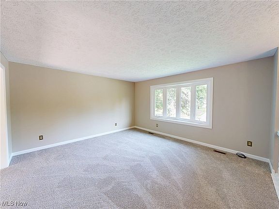 5th image of 8600 Forestview Ave